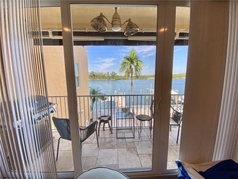 Tiny photo for 4230 N OCEAN Drive, Hollywood, FL 33019 (MLS # B26079067)