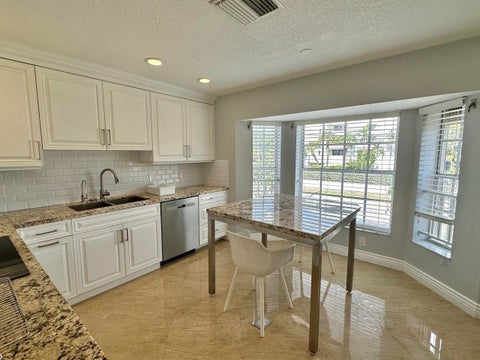 Tiny photo for 4230 N OCEAN Drive, Hollywood, FL 33019 (MLS # B26079067)
