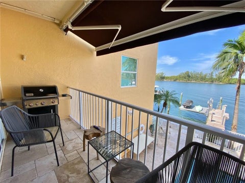 Tiny photo for 4230 N OCEAN Drive, Hollywood, FL 33019 (MLS # B26079067)