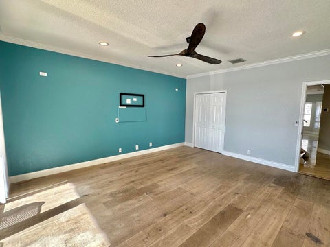Tiny photo for 4230 N OCEAN Drive, Hollywood, FL 33019 (MLS # B26079067)
