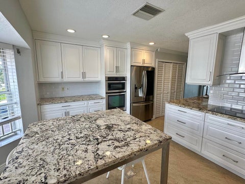 Tiny photo for 4230 N OCEAN Drive, Hollywood, FL 33019 (MLS # B26079067)