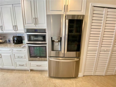 Tiny photo for 4230 N OCEAN Drive, Hollywood, FL 33019 (MLS # B26079067)