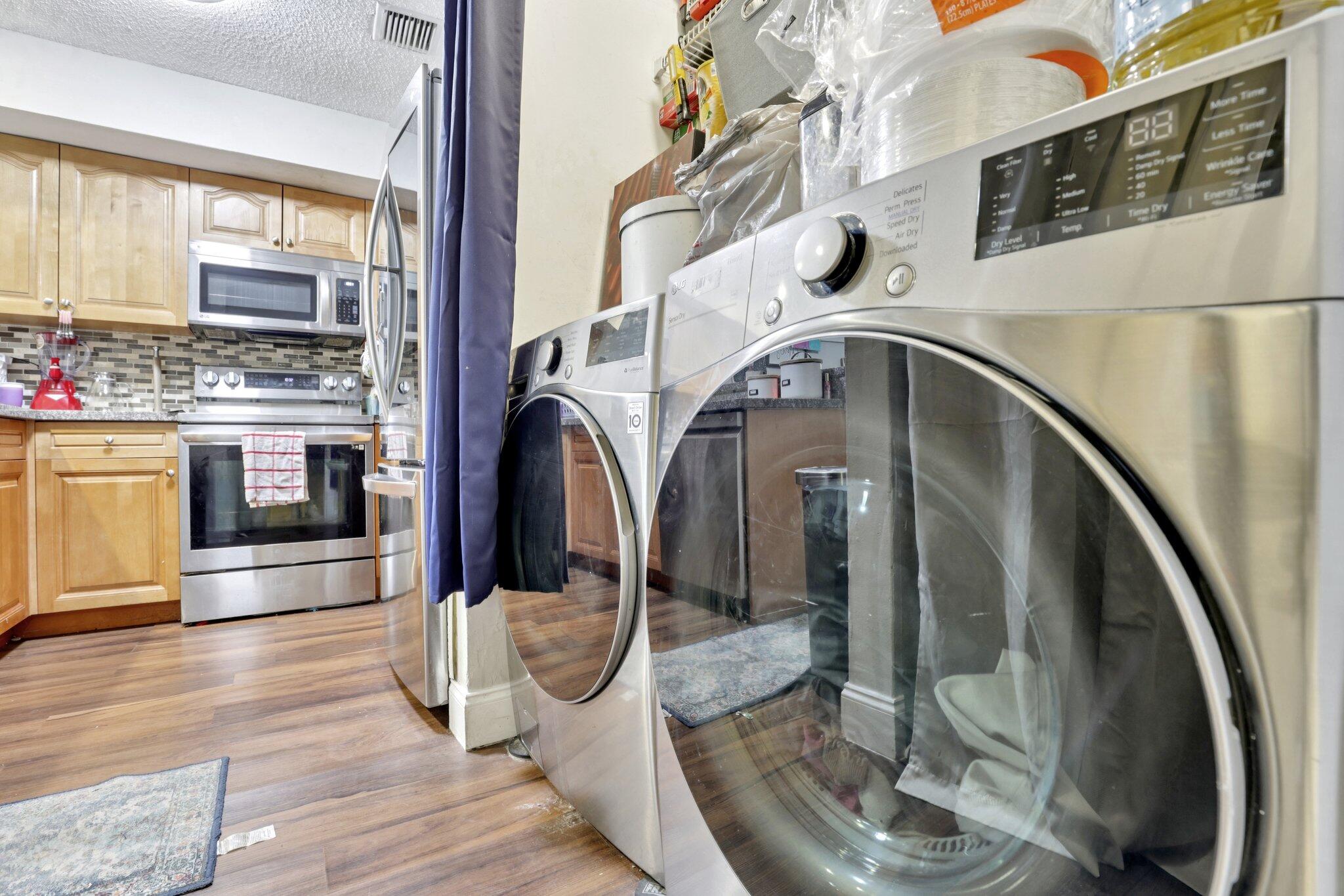 PLAYERS PLACE - Residential