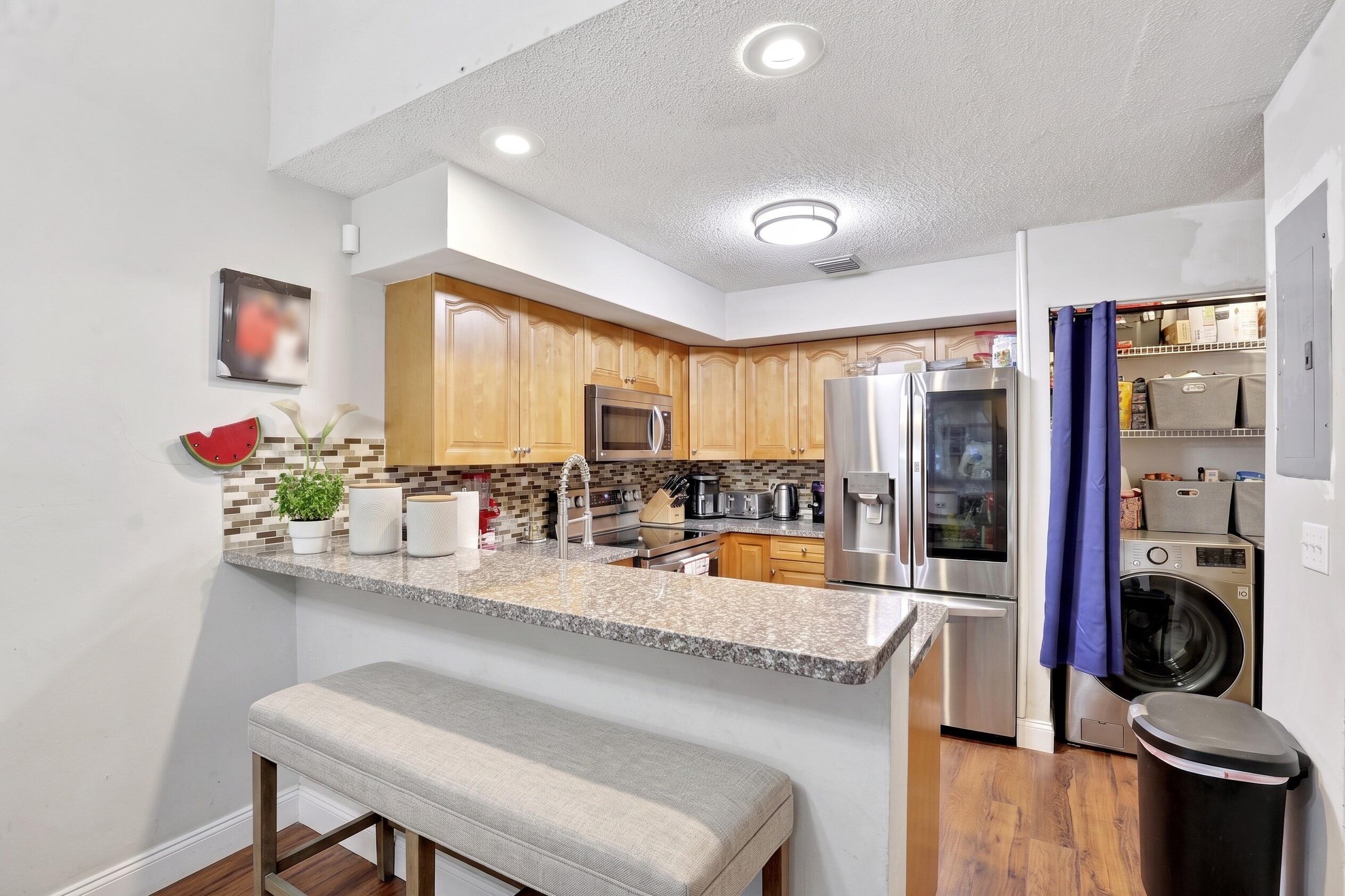 PLAYERS PLACE - Residential