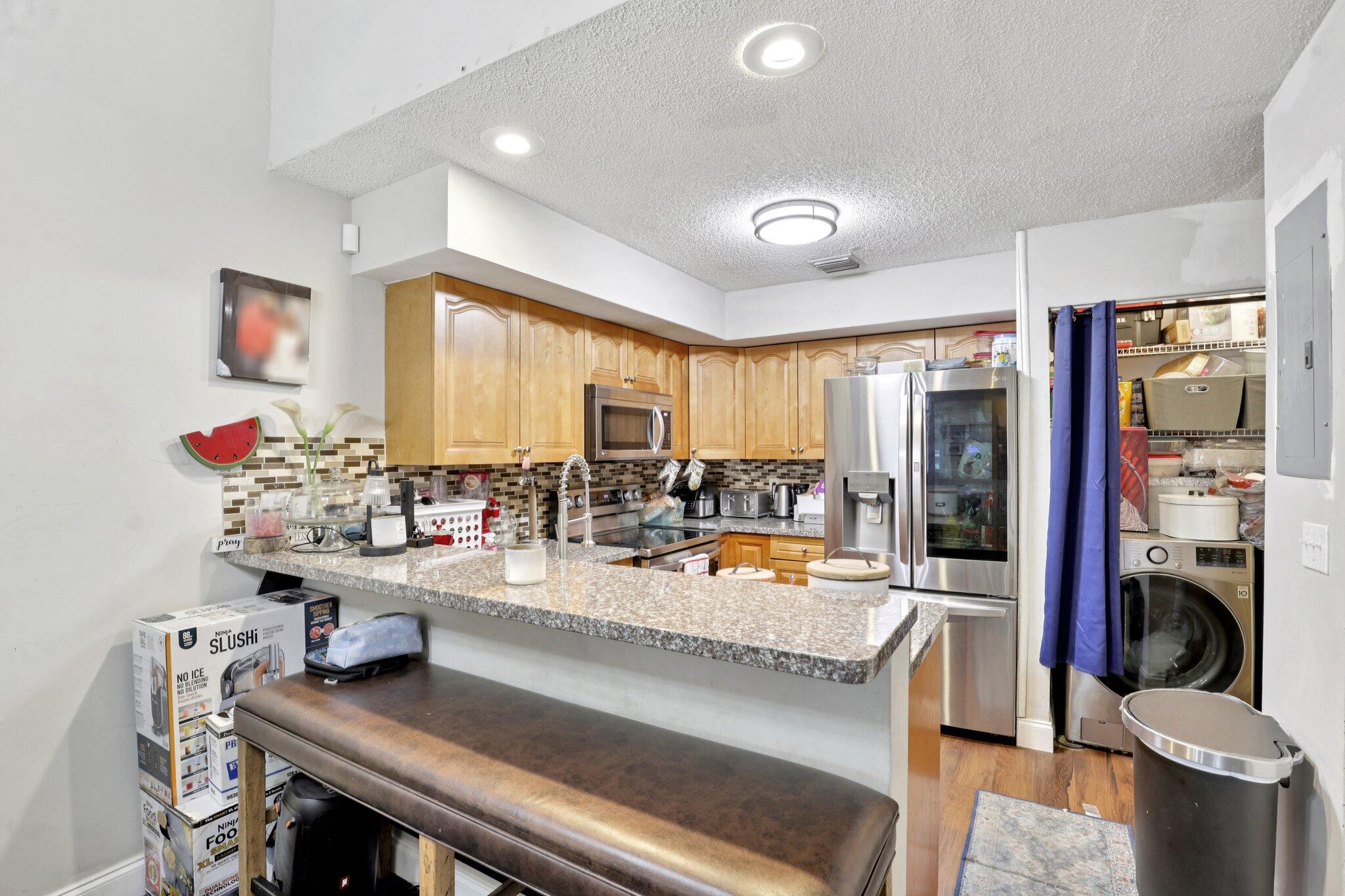 PLAYERS PLACE - Residential