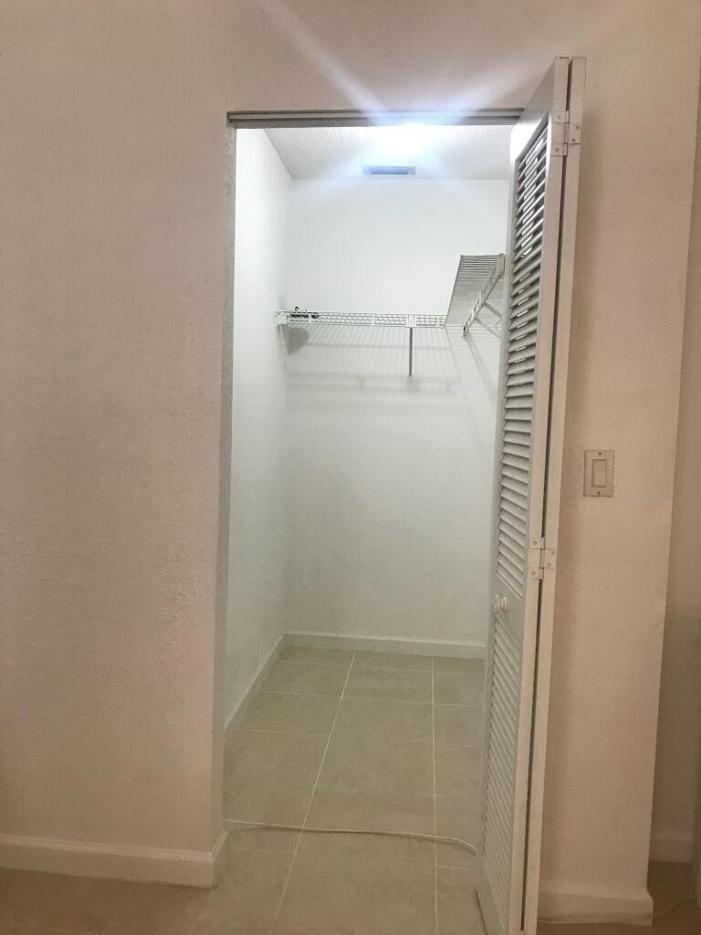 DELRAY MNR - Residential Lease