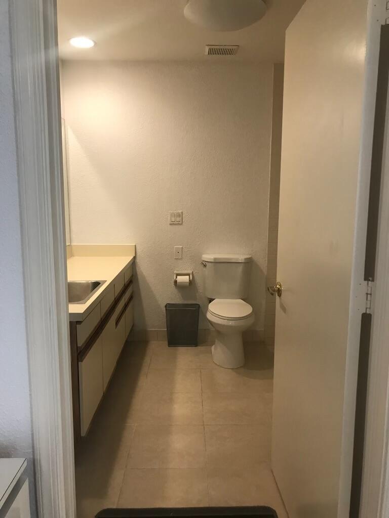 DELRAY MNR - Residential Lease