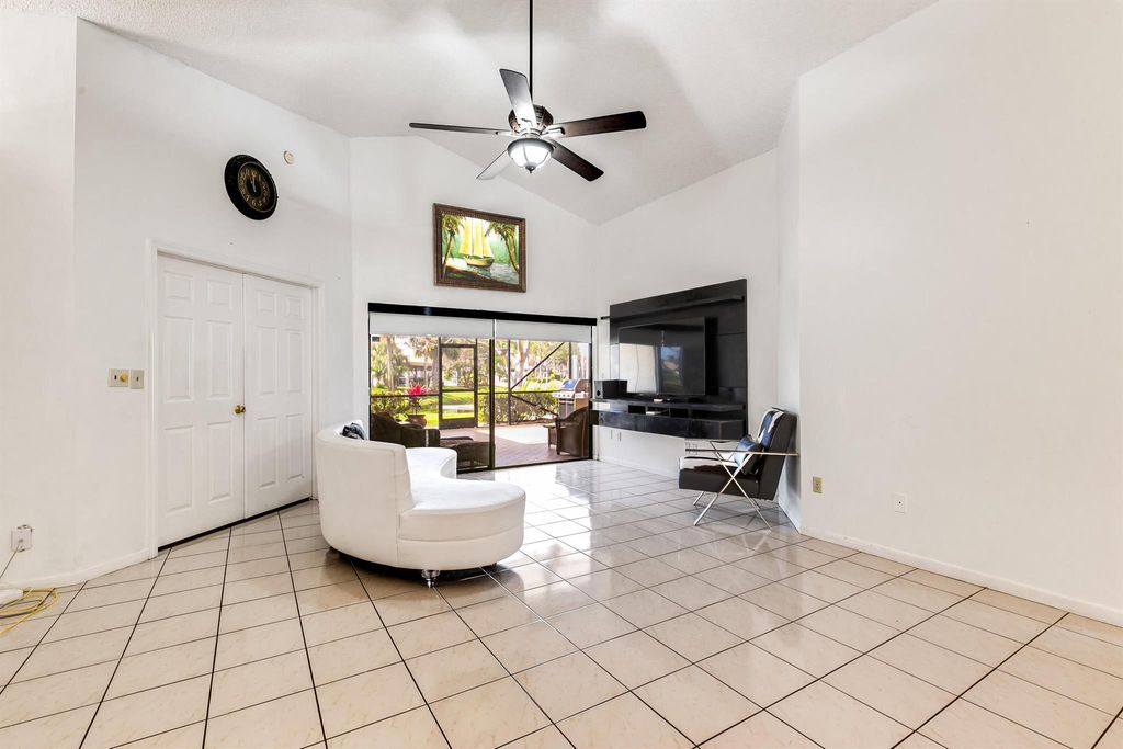 Photo of 176 Executive Circle, Boynton Beach, FL 33436 (MLS # R11088306)