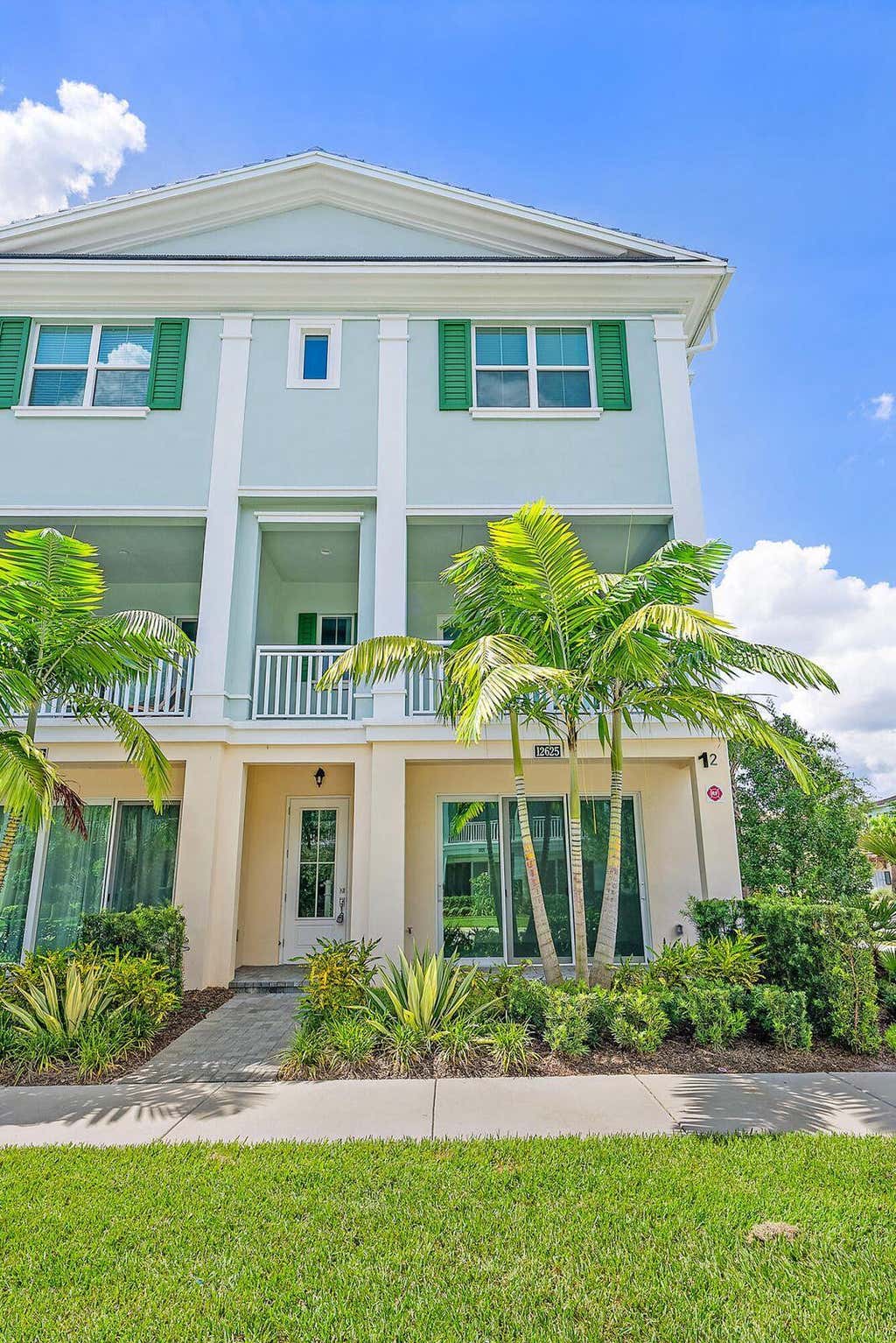 Photo of 12625 MACHIAVELLI Way, Palm Beach Gardens, FL 33418 (MLS # B26051828)