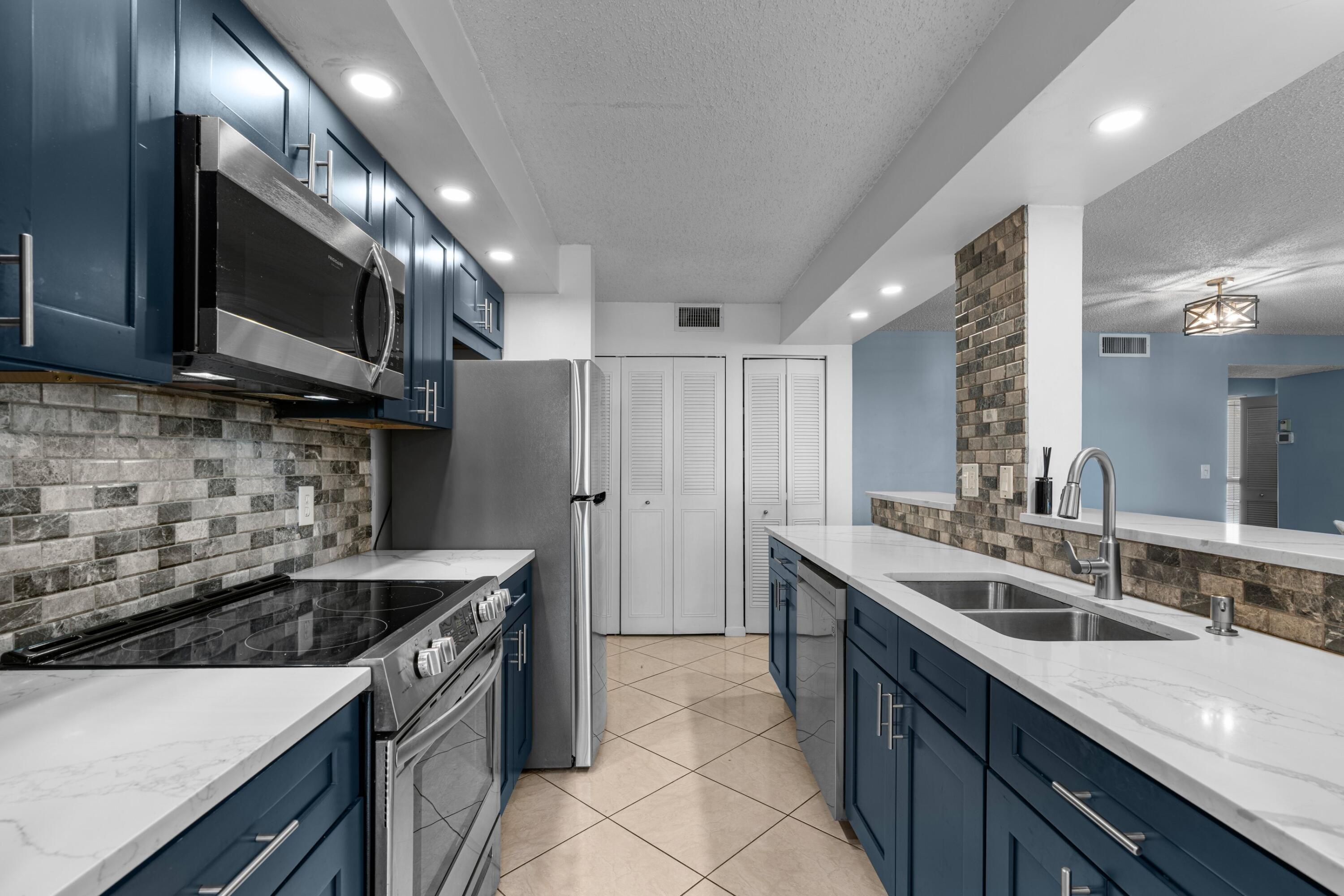 HALF MOON BAY CONDO - Residential