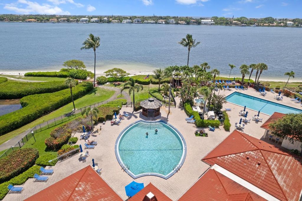 Photo of 110 Half Moon Circle #D1, Hypoluxo, FL 33462 (MLS # R11152629)