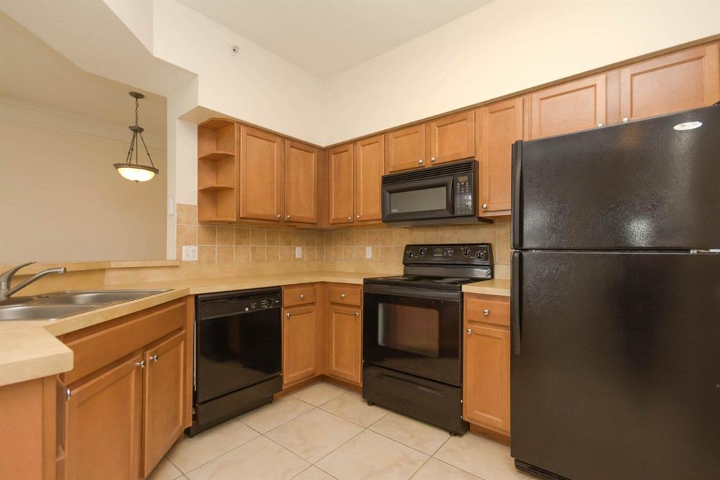 FIORE AT THE GARDENS CONDO - Residential Lease