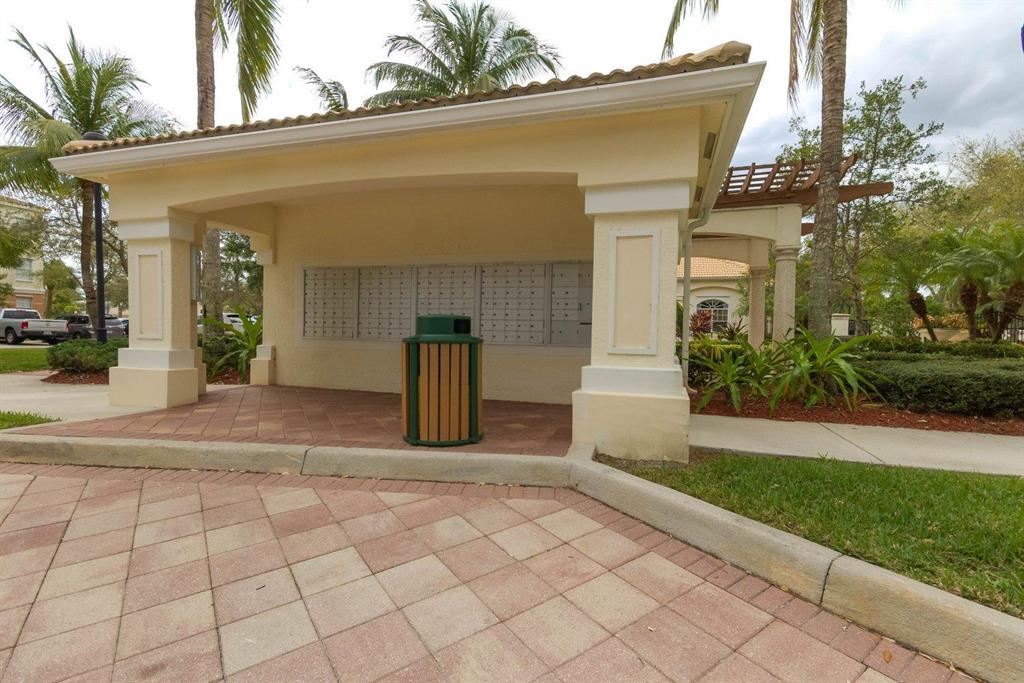 FIORE AT THE GARDENS CONDO - Residential Lease