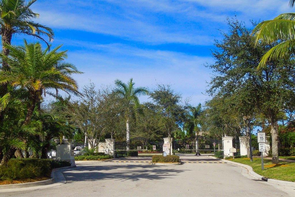 FIORE AT THE GARDENS CONDO - Residential Lease