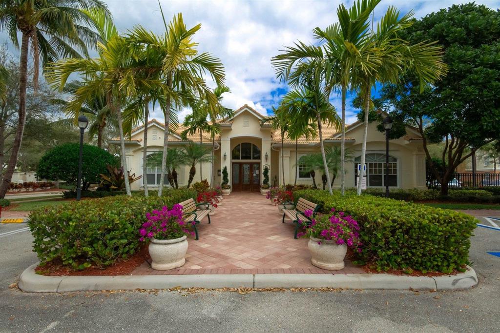 FIORE AT THE GARDENS CONDO - Residential Lease