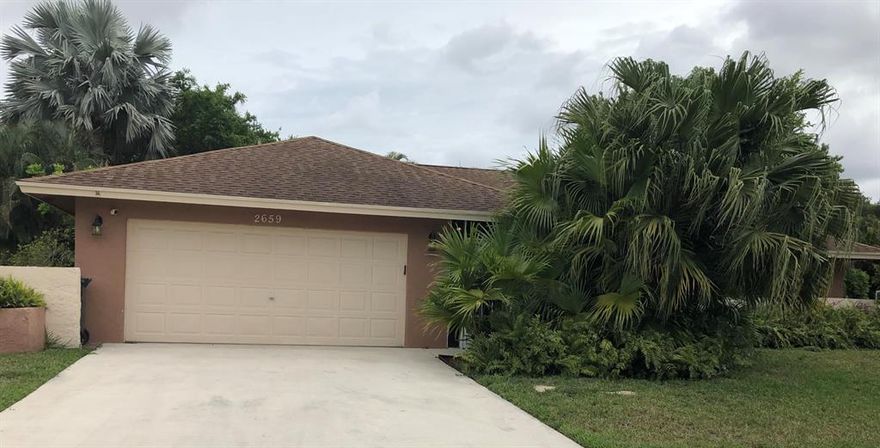 LOCATION...LOCATION...LOCATION Owner motivated!Retiring and moving out of state. House for sale in a family oriented neighborhood. Walking distance to private,elementary & high schools, equestrian facilities, supermarket, restaurants, children recreational & sports parks.
NO HOA, and ready to move. Very cozy style ranch, screened pool & porch, 3/2, kitchen with stainless steel appliances and bar breakfast nook,dining rooms, game room/office.