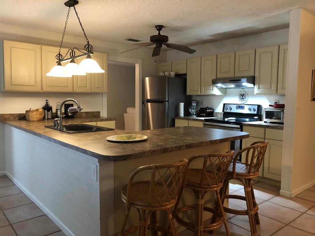 GREENVIEW SHORES 2 OF WELLINGTON - Residential