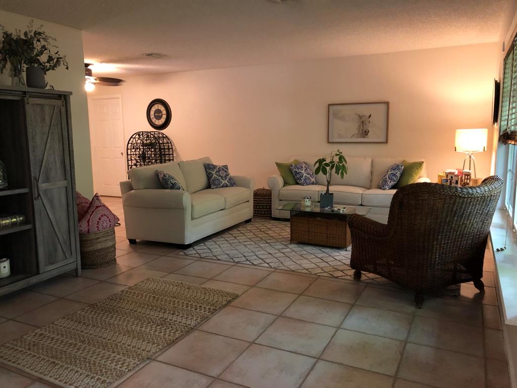 GREENVIEW SHORES 2 OF WELLINGTON - Residential