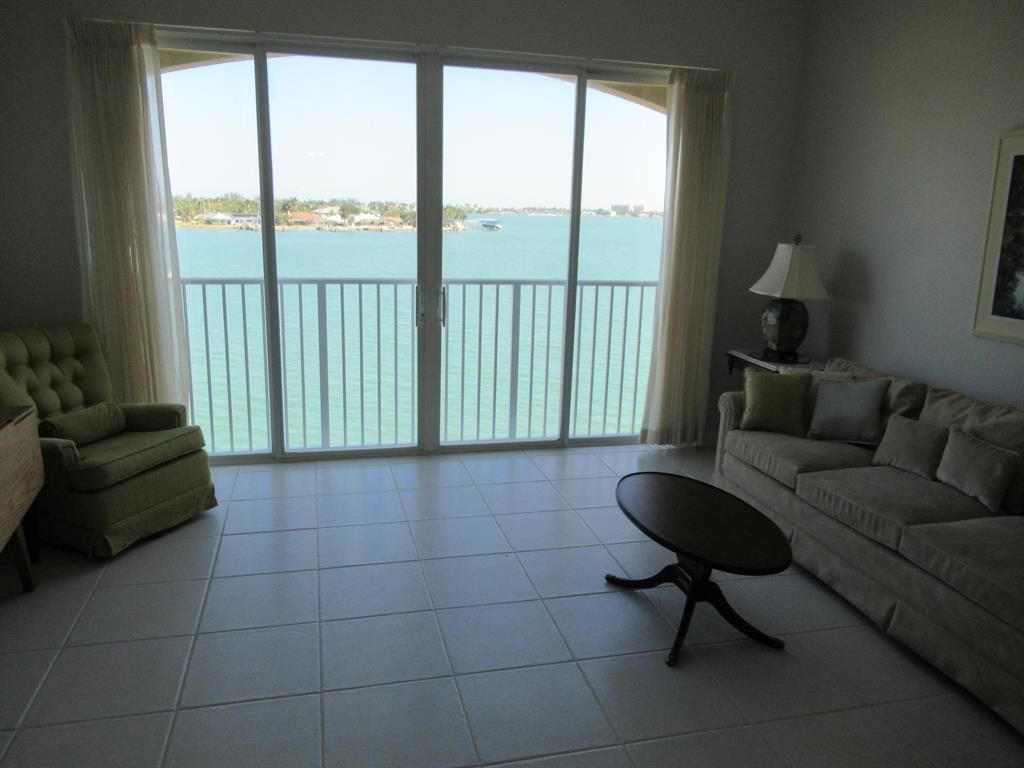 Photo of 3 Harbour Isle Drive E #Ph-2, Fort Pierce, FL 34949 (MLS # R10863516)
