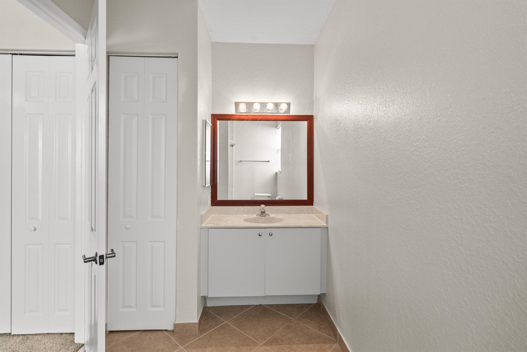 MAGNOLIA LAKES AT ST LUCI - Residential Lease