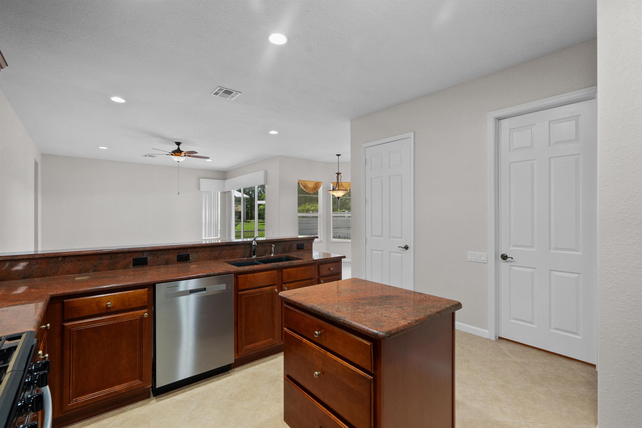 MAGNOLIA LAKES AT ST LUCI - Residential Lease