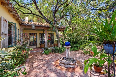 Property photo of 825 Alamanda Street, Boca Raton, FL 33486