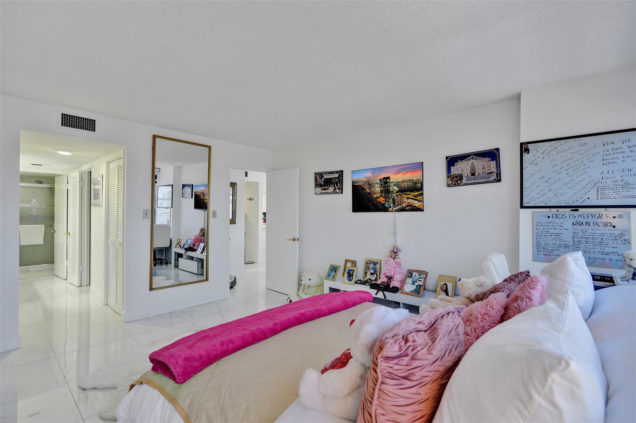 DEL PRADO - Residential