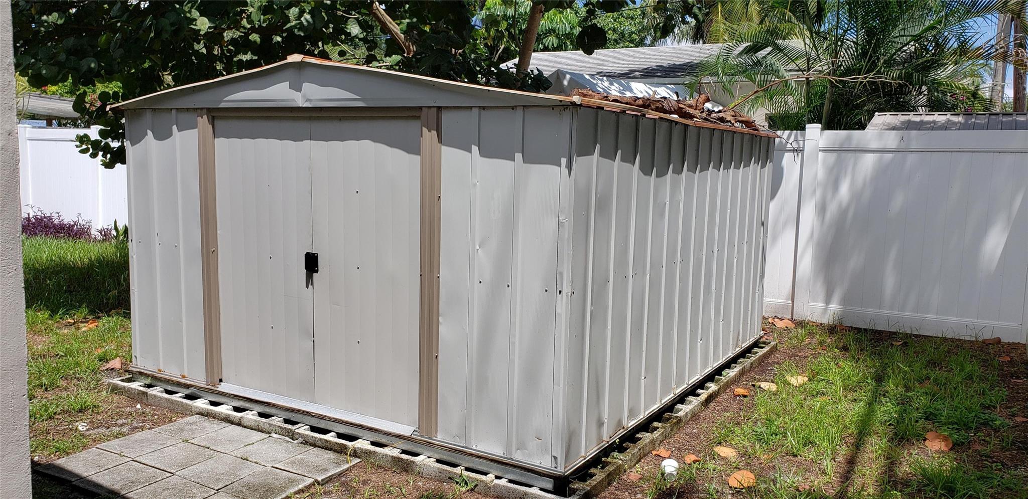 Lauderdale 2-9 D - Residential Lease