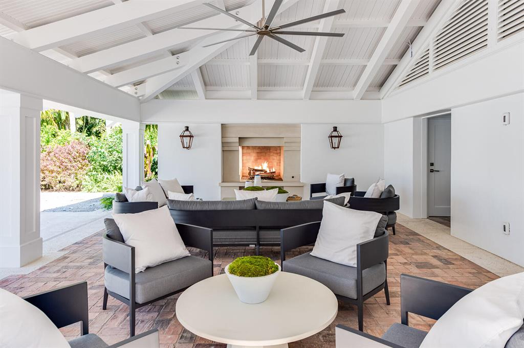 S/D OF 10-44-43, GOV LTS 1, 2 & 3 - Residential