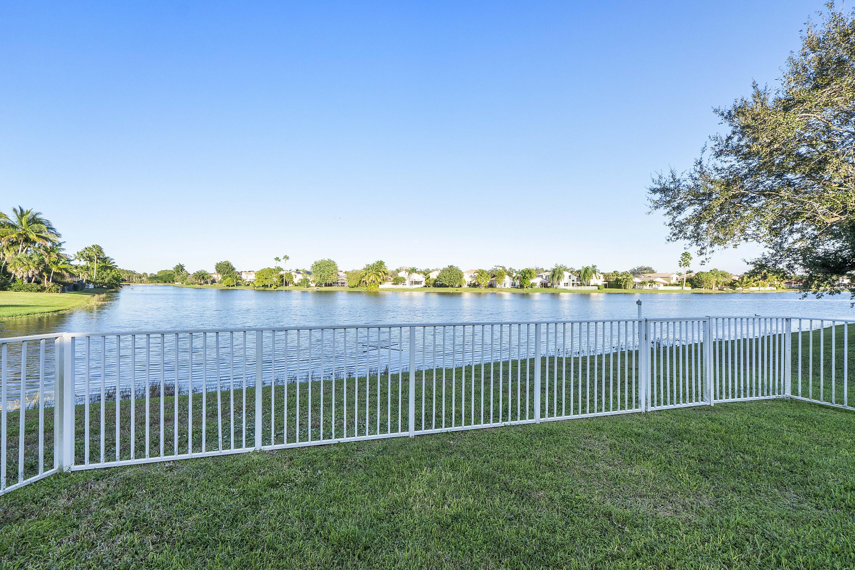 WYNDHAM LAKES CENTRAL - Residential