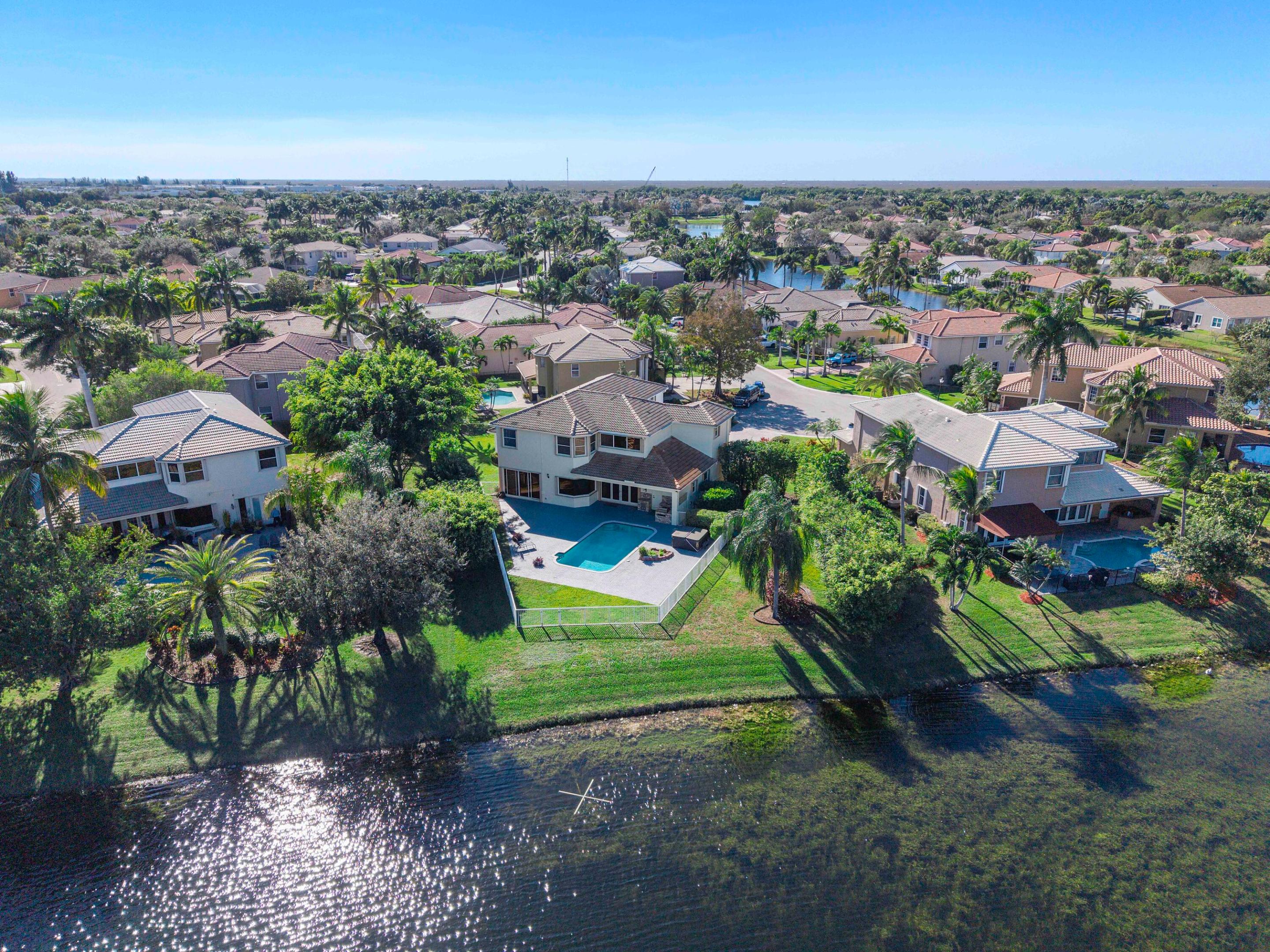 WYNDHAM LAKES CENTRAL - Residential