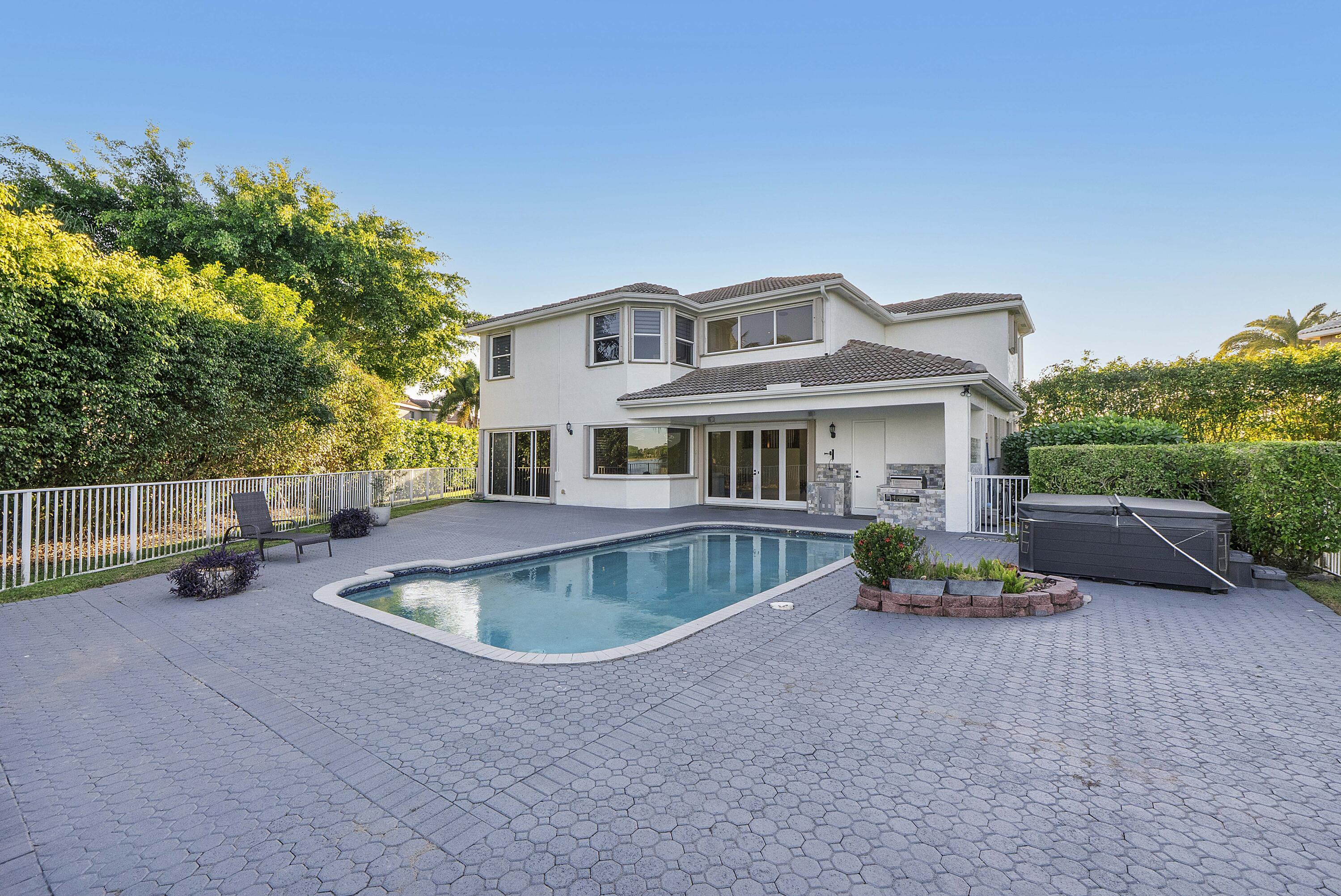 WYNDHAM LAKES CENTRAL - Residential