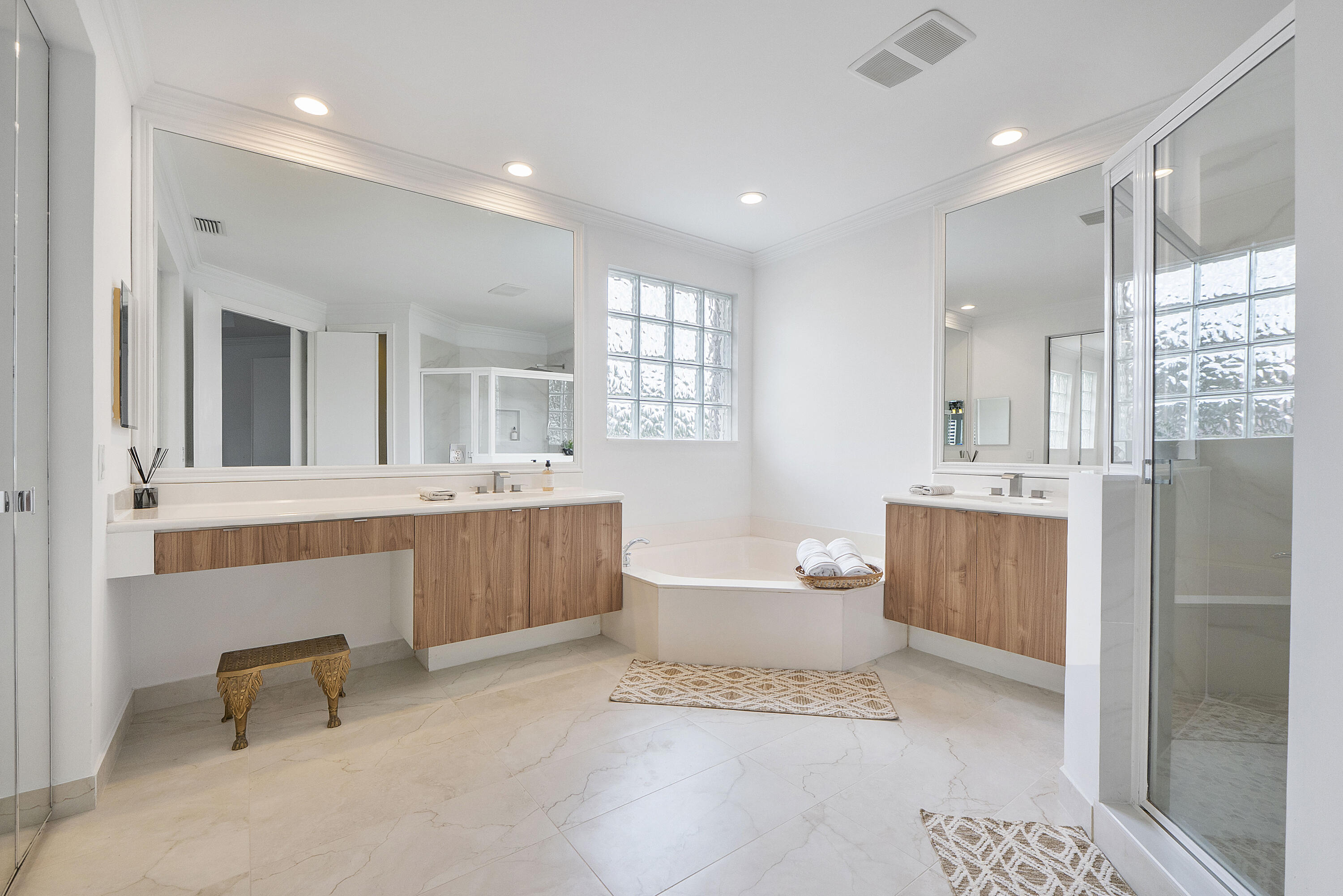 WYNDHAM LAKES CENTRAL - Residential