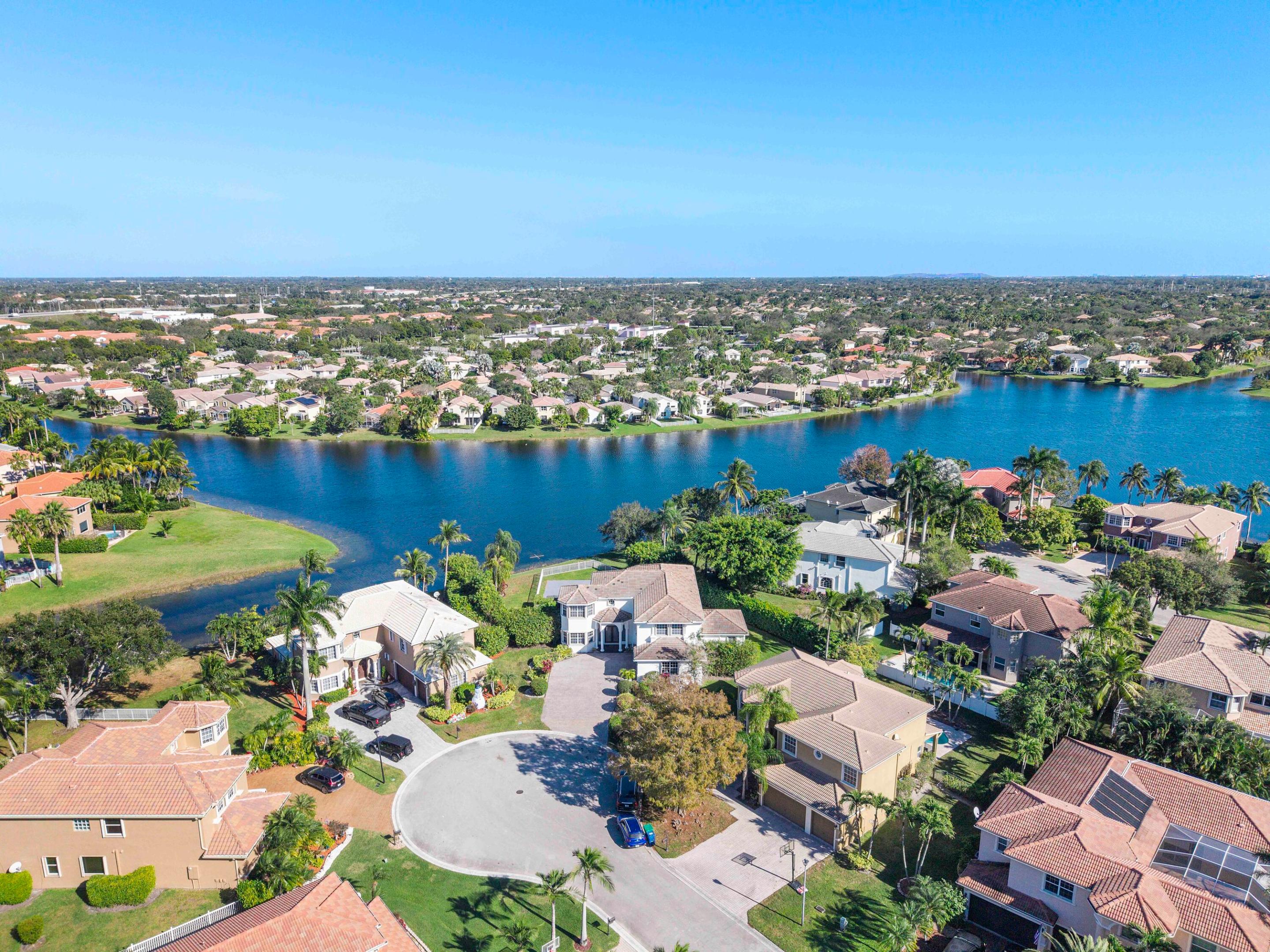 WYNDHAM LAKES CENTRAL - Residential