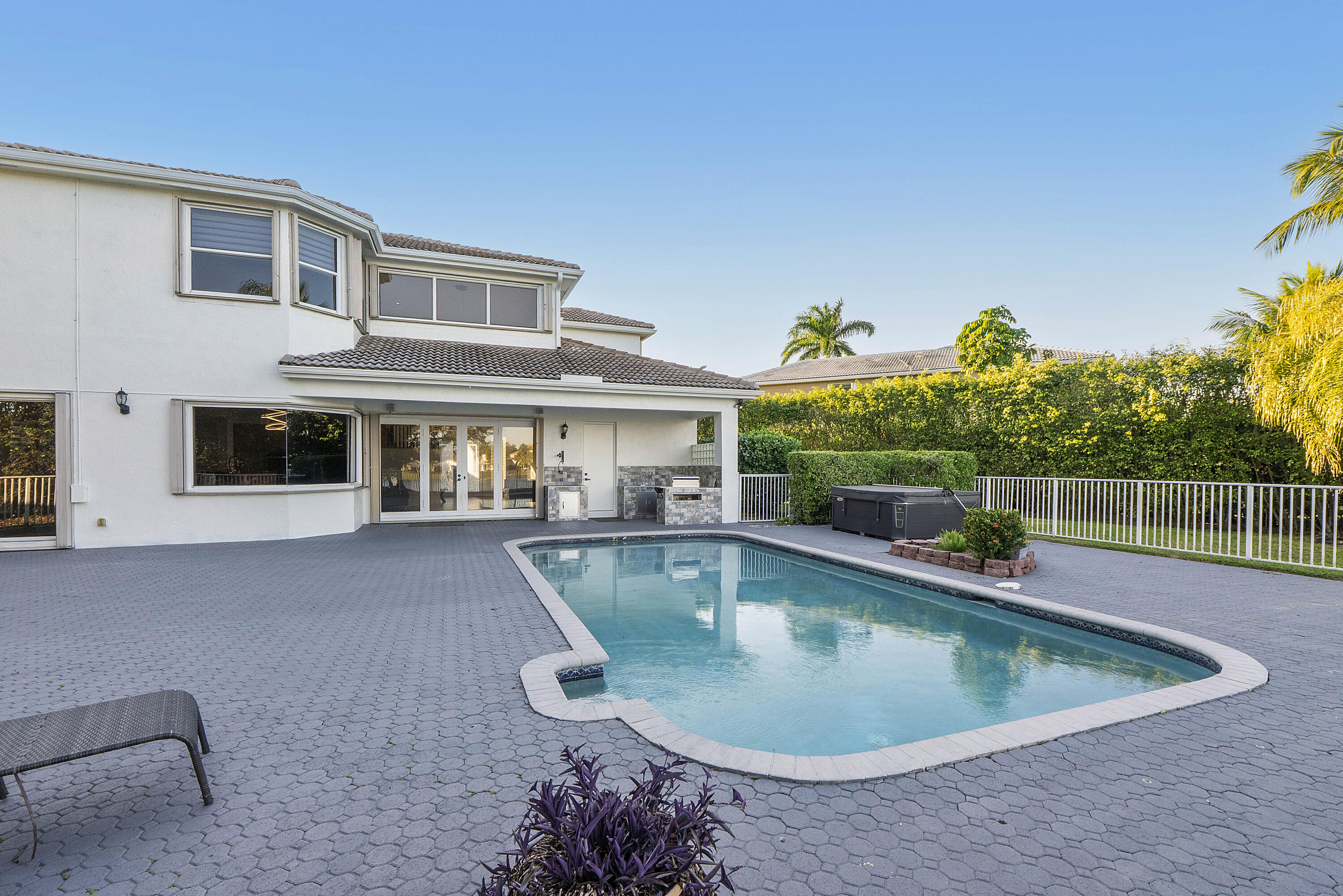WYNDHAM LAKES CENTRAL - Residential