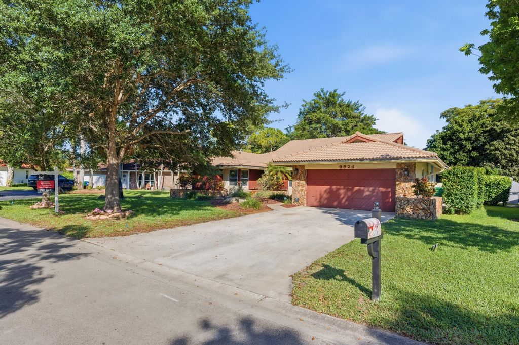 Photo of 9924 NW 3rd Place, Coral Springs, FL 33071 (MLS # B26022718)