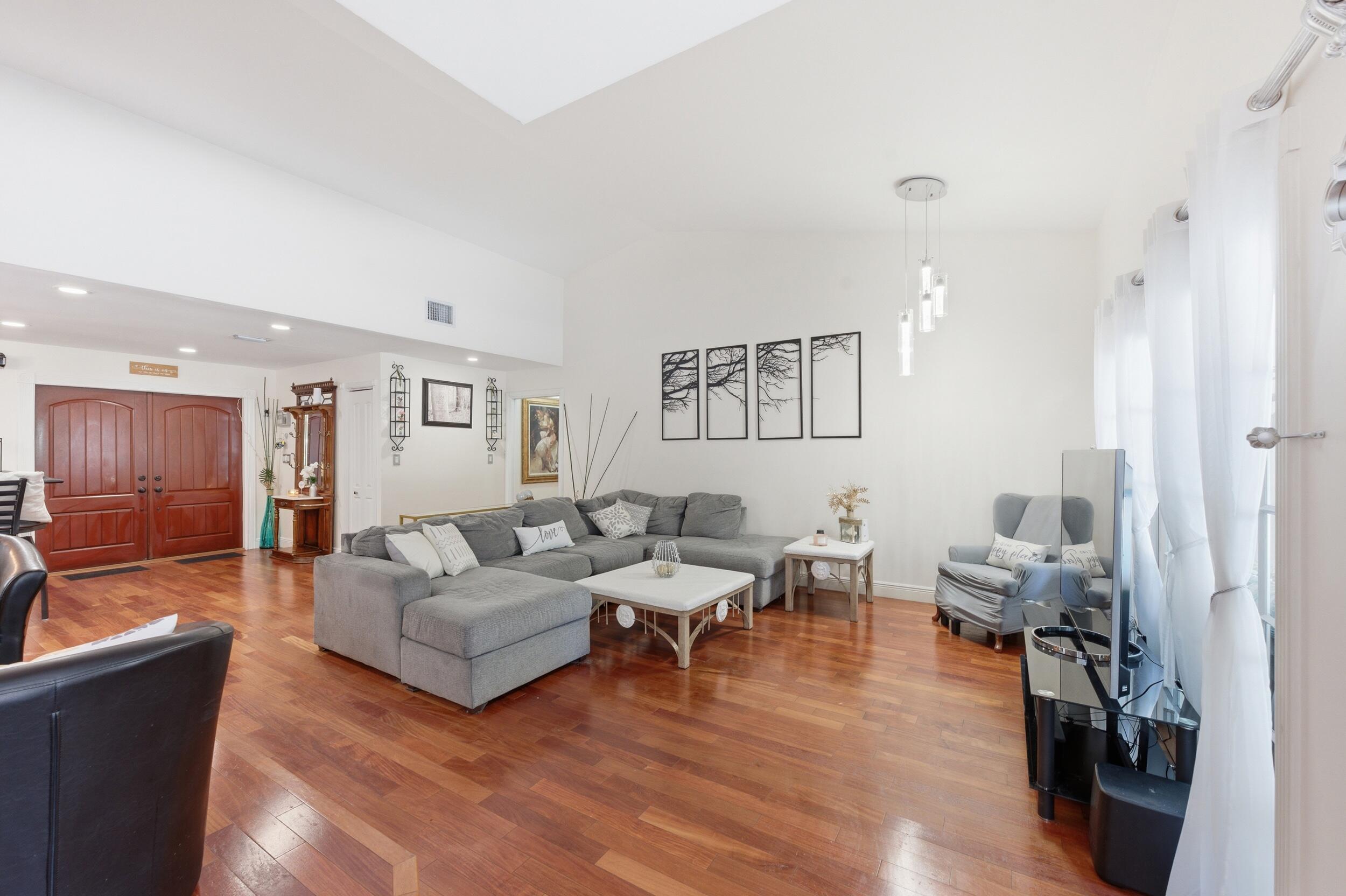 OAK WOOD - Residential