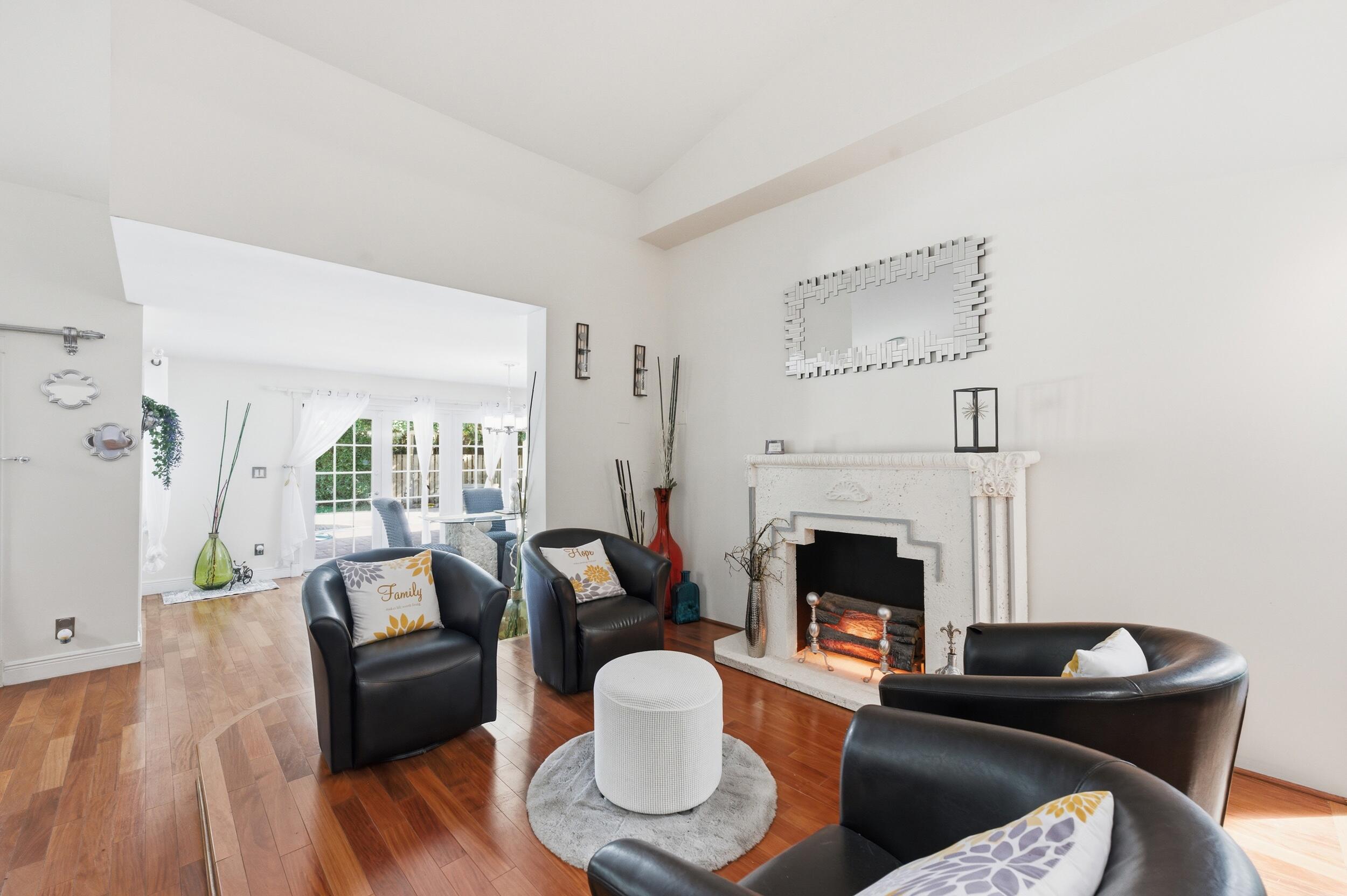 OAK WOOD - Residential