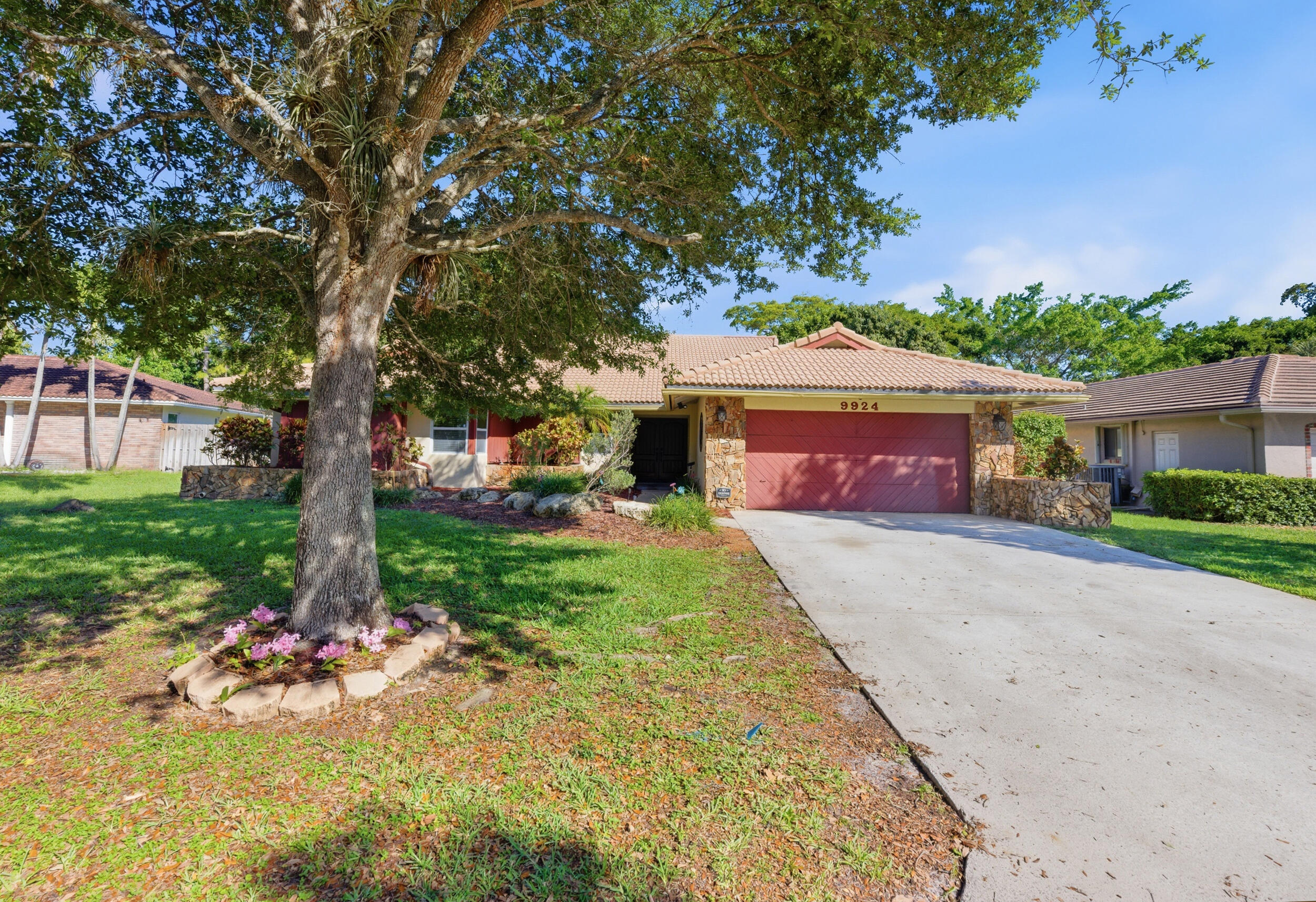 OAK WOOD - Residential