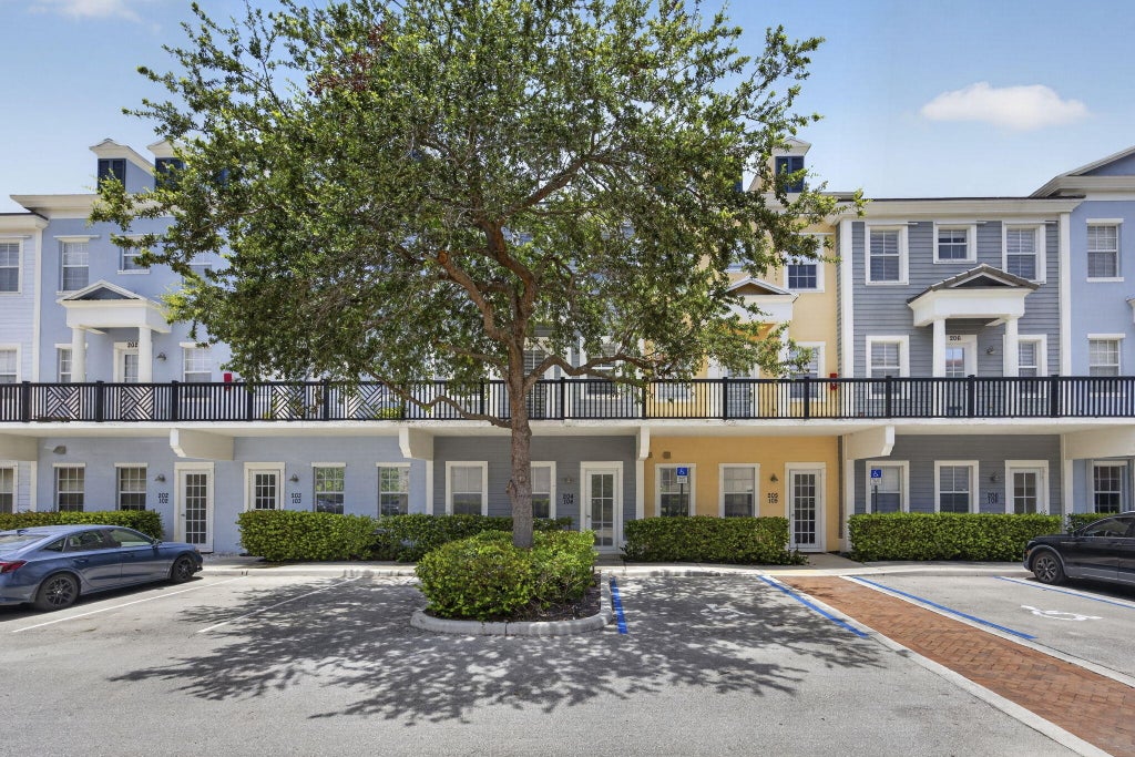 Photo of 425 Greenwich Circle #204, Jupiter, FL 33458 (MLS # B26050702)