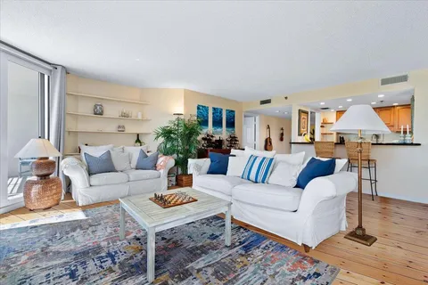 176 Helios Drive Unit 106, Jupiter, FL MLS: R10977187