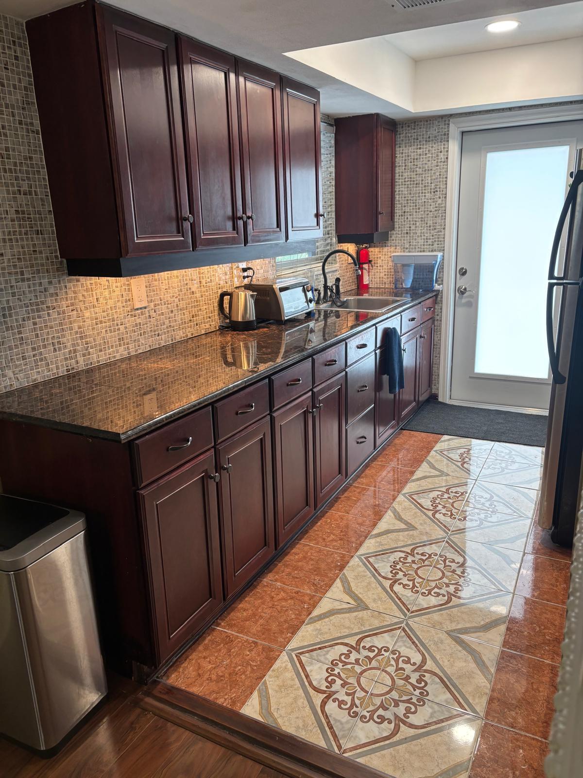 VENETIAN PARK CO-OP - Residential Lease