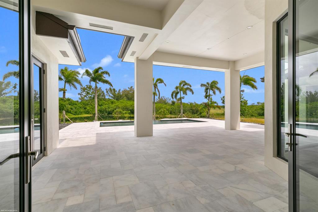 WHITE FENCES EQUESTRIAN E - Residential