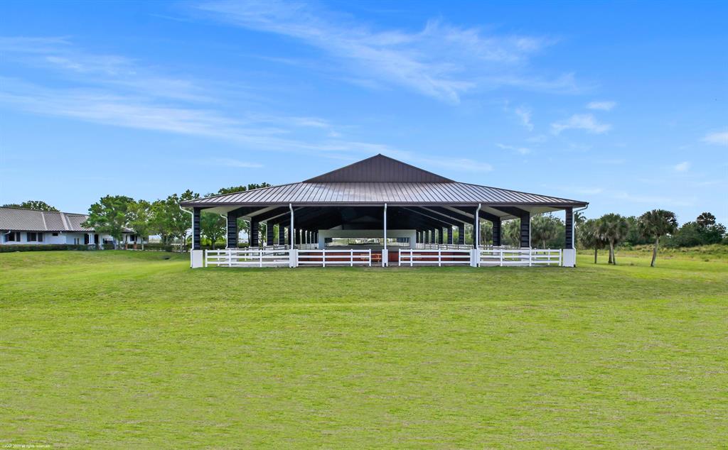 WHITE FENCES EQUESTRIAN E - Residential