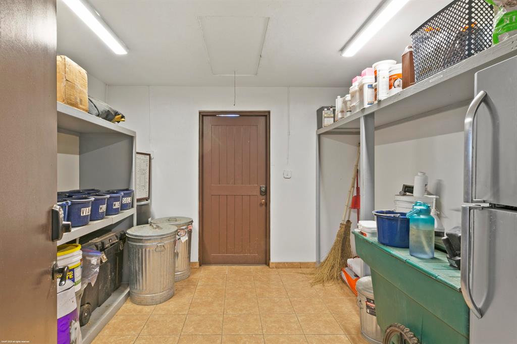 WHITE FENCES EQUESTRIAN E - Residential