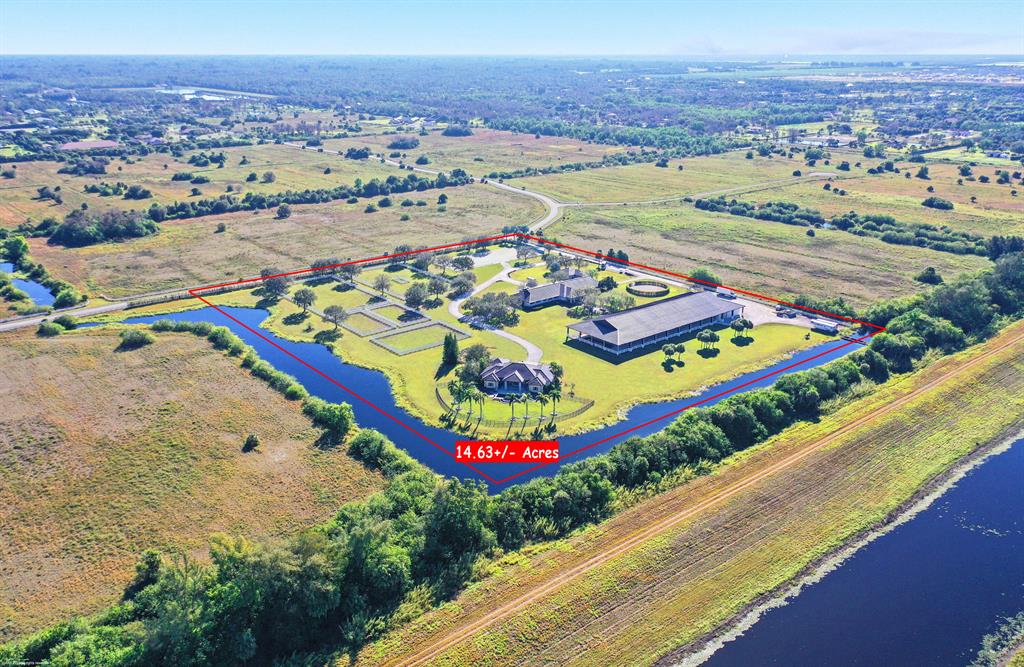 WHITE FENCES EQUESTRIAN E - Residential