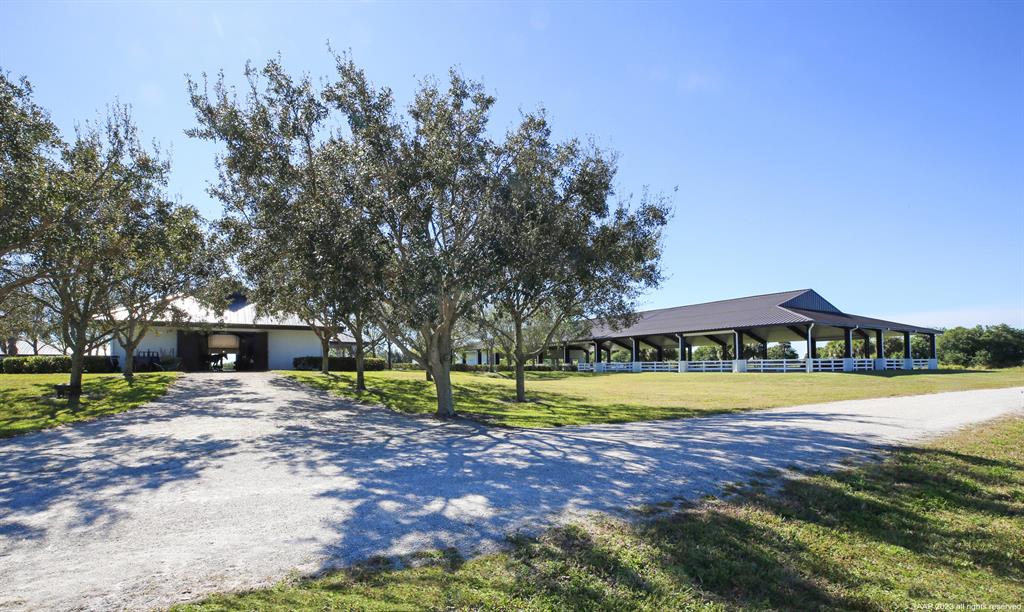 WHITE FENCES EQUESTRIAN E - Residential