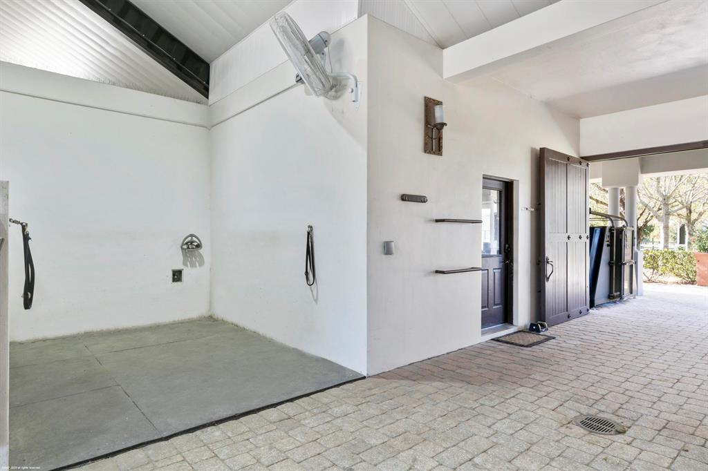 WHITE FENCES EQUESTRIAN E - Residential