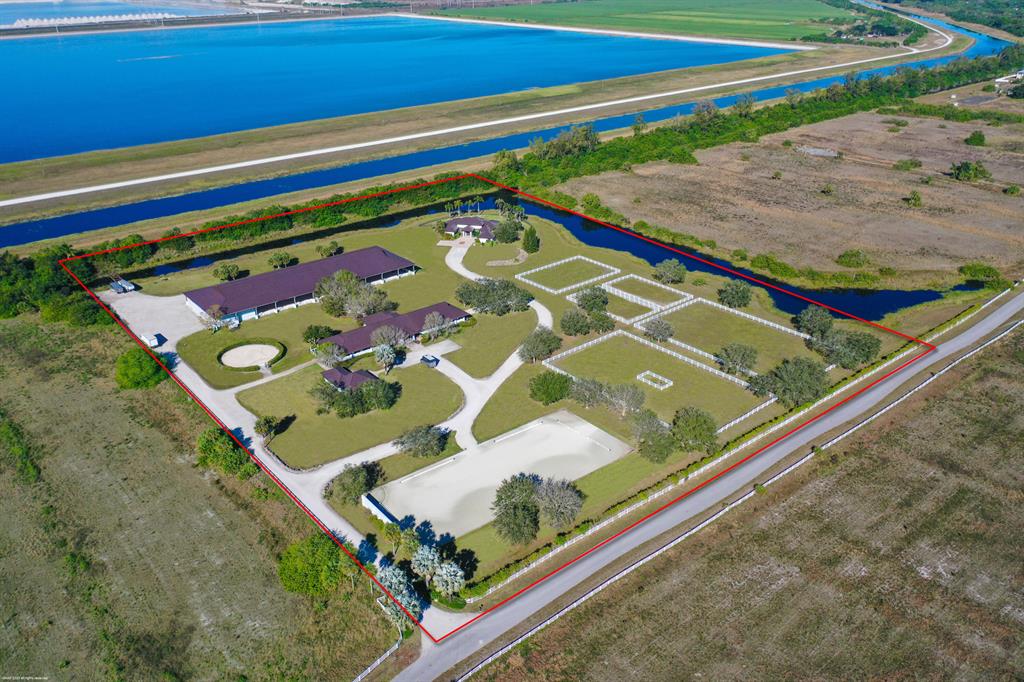 WHITE FENCES EQUESTRIAN E - Residential