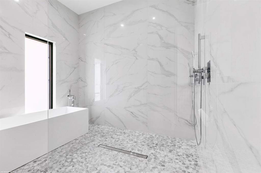 WHITE FENCES EQUESTRIAN E - Residential